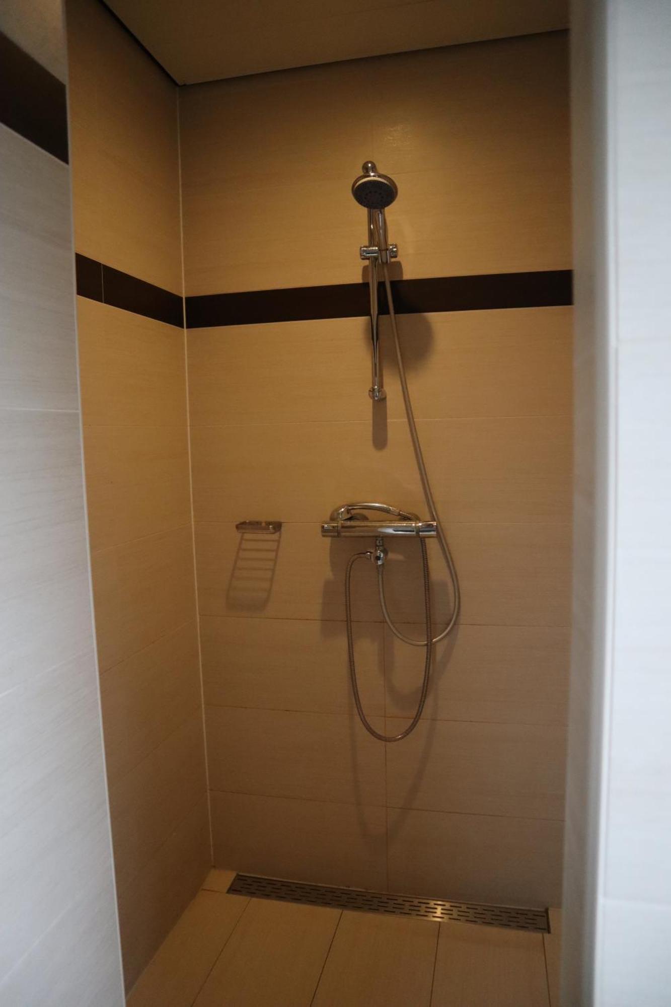 Room Stella Suite Тилбург Экстерьер фото